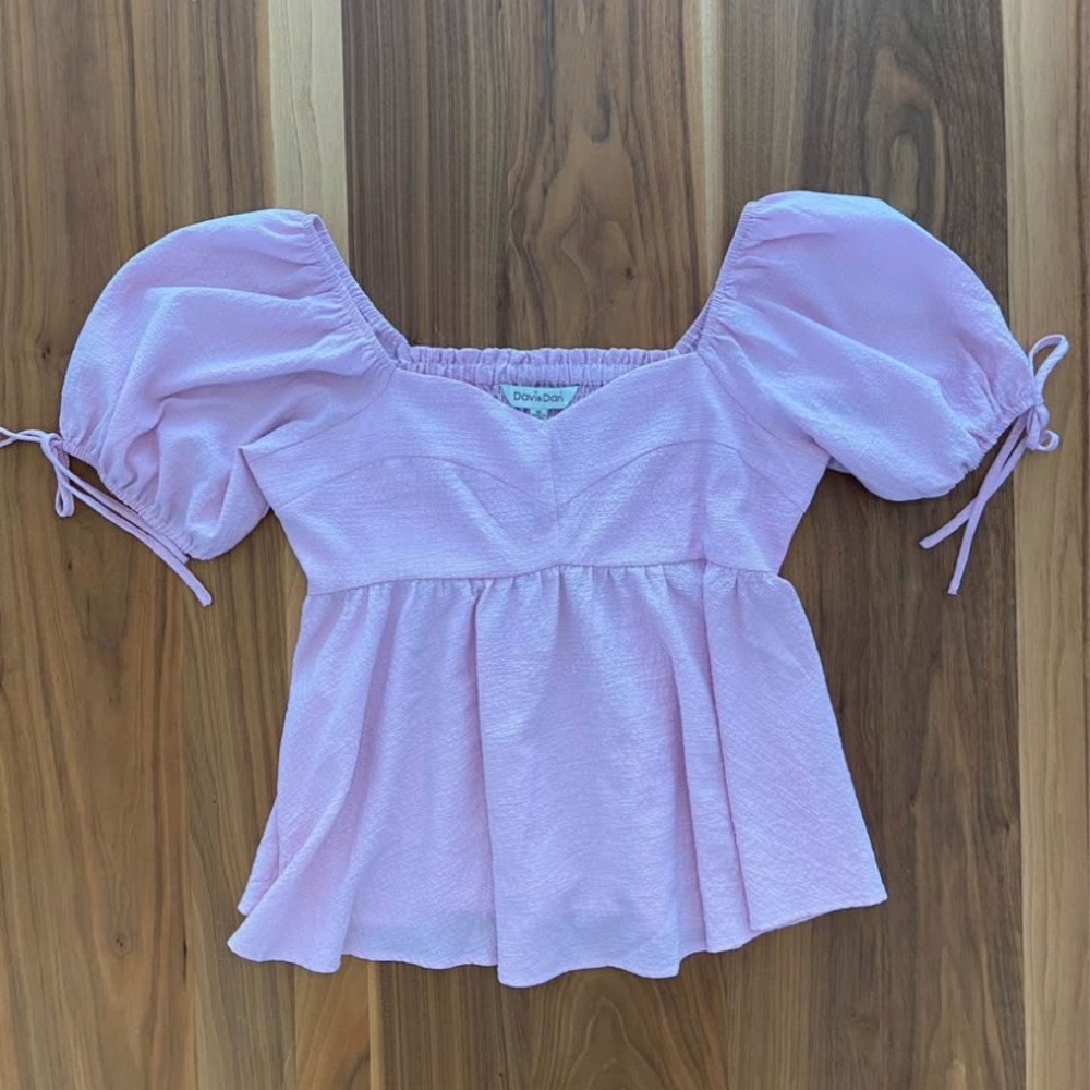 Davi and Dani Pink Puff Sleeve Shirt NWOT